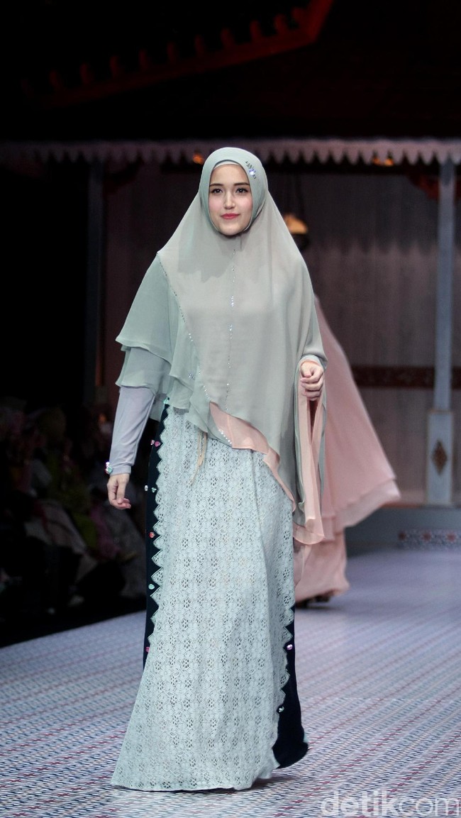 Koleksi terbaru Si.Se.Sa yang mengusung tema Keluargi bertempat di Dharmawangsa Hotel. Jakarta.[Foto: Mohammad Abduh/wolipop]