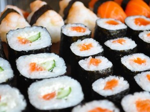 Mengenal Makizushi, Sushi Gulung dengan Ragam Bentuk dan Isian Nikmat