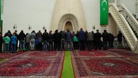 Hanya ada satu masjid di kota Zagreb, Kroasia. Berdiri sejak tahun 1987, masjid ini sekaligus berperan sebagai Islamic Center atau pusat kegiatan seluruh muslim di Zagreb. Pool/Hilman.
