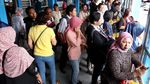 Kembali Dioperasikan, Halte TransJ Kampung Melayu Mulai Ramai