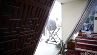 Masjid ini merupakan ruislag, masjid yang dipindahkan dari tanah wakaf satu ke tanah wakaf yang lainnya.