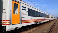 Kereta itu merupakan jenis ekonomi premium. Kenapa ekonomi premium? Karena walaupun termasuk dalam kelas ekonomi tapi kereta itu memiliki berbagai fasilitas kelas eksekutif. Pool/Dok. PT INKA.