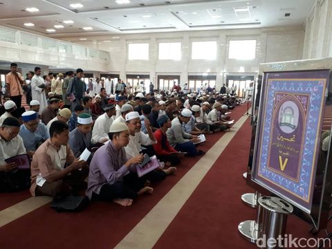 Masjid Abu Darda Pekanbaru: Takjil, Makan Malam, dan 700 'Santri'