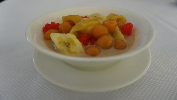 Takjil kolak pisang