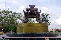 Tugu Naga Bertangkup (Wahyu/detikTravel)