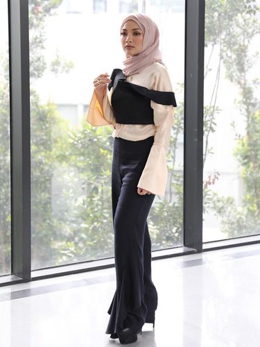 Foto: Cantiknya Noor Neelofa, 'Gigi Hadid' Berhijab dari Malaysia
