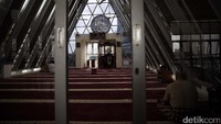 Proyek pembangunan Masjid Jamie Darussalam ini dimulai pada 2012 dan baru diresmikan pada tahun 2015 lalu.