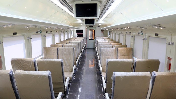 Sebanyak 6 rangkaian kereta buatan INKA akan digunakan sebagai angkutan tambahan saat mudik Lebaran. Begini penampakanya.