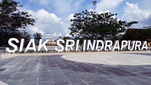 Cuma di Siak, Ngabuburit Pinggir Sungai Rasa Eropa