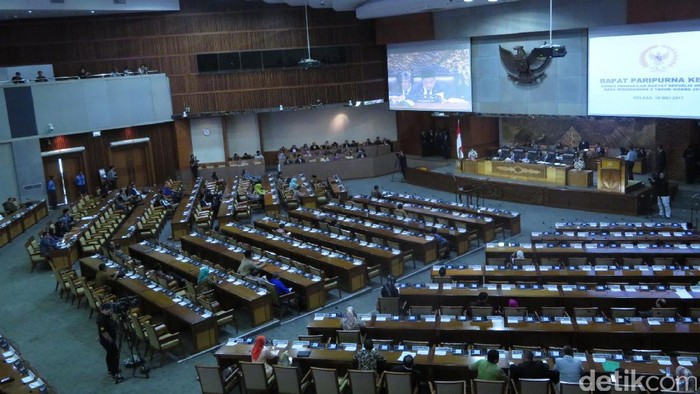 327 Anggota DPR Tak Hadir di Paripurna RAPBN 2018