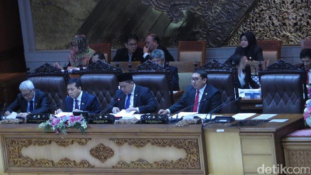 Rapat paripurna DPR pada Selasa (30/5) / 