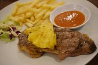 Bandros Bistro: Menyantap Sirloin Steak dengan Paduan Nanas dan Saus BBQ