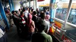 Kembali Dioperasikan, Halte TransJ Kampung Melayu Mulai Ramai