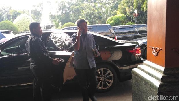 Idrus Marham datangi Kemenko Polhukam / 