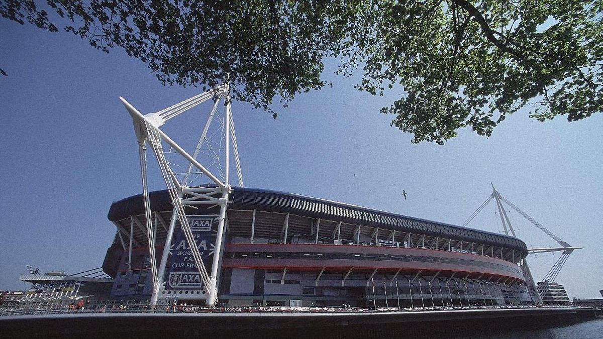 Millennium Stadium tampak dari luar (Foto: Stu Forster /Allsport)