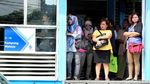 Kembali Dioperasikan, Halte TransJ Kampung Melayu Mulai Ramai