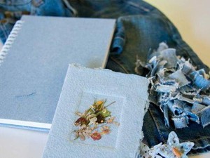 Mendaur Ulang Jeans Jadi Kertas Bermanfaat