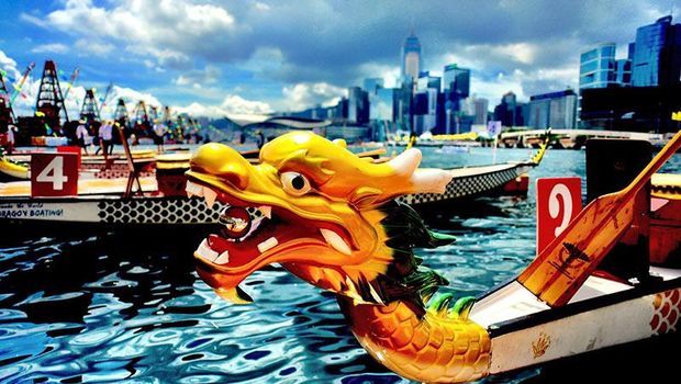 Perahu berkepala naga yang ikonik (Discover Hong Kong)