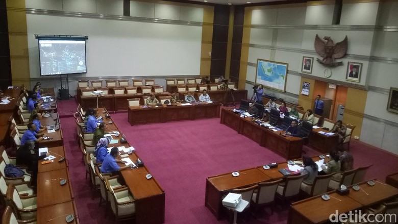 Komisi I DPR Rapat dengan Menkominfo Bahas Ransomware WannaCry Komisi I DPR Rapat dengan Menkominfo Bahas Ransomware WannaCry