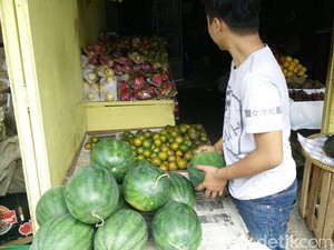 Buah-buahan Ini Jadi Mesin Uang Pedagang Selama Puasa