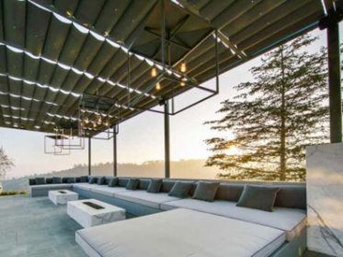 Mengintip Rumah Kontrakan Kylie Jenner yang Disewa Rp 1,6 M Per Bulan