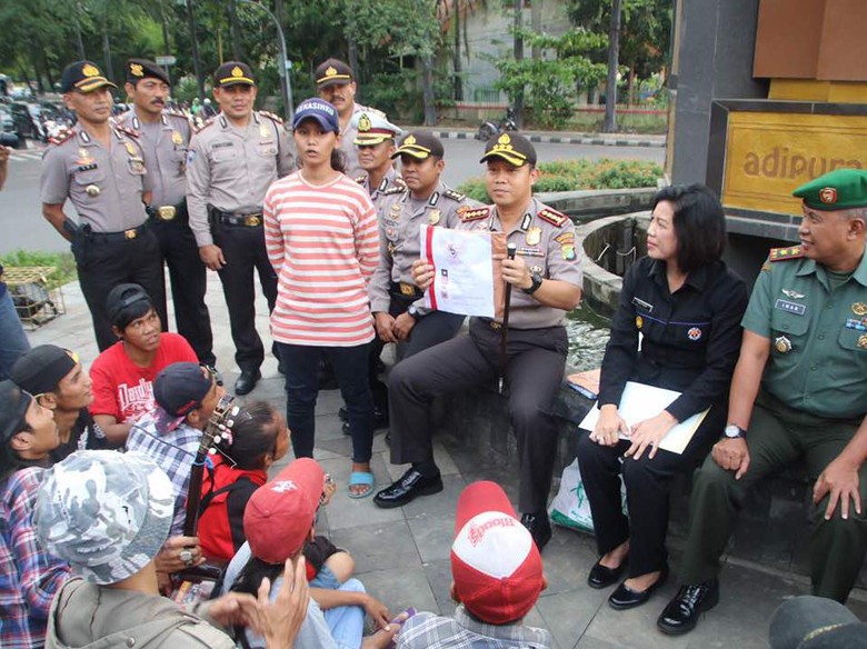 Polres Tangerang Ajak Pengamen Lebih Dekat dengan Pancasila