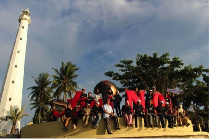 Komunitas Banten Tertantang dengan Ketinggian Mercusuar di Anyer