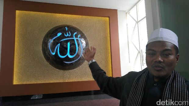 Masjid Berbentuk Kakbah Ada di Makassar