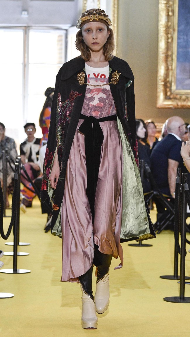 A model walks the runway at the Gucci Cruise 2018 show at Palazzo Pitti on May 29, 2017 in Florence, Italy.  (Photo by Pietro DAprano/Getty Images)