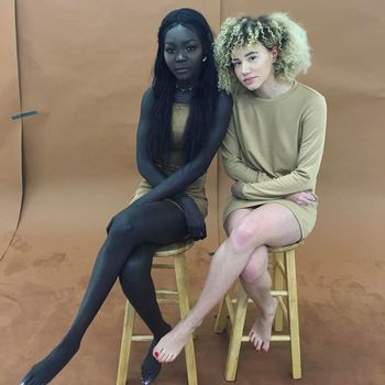 Foto: Ini Nyakim Gatwech, Model yang Viral karena Kulitnya Hitam Legam