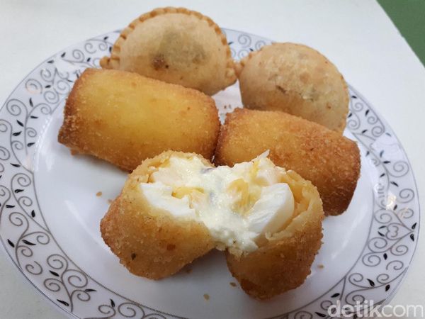 Nyamm! Enaknya Ngemil Pastel dan Risoles Smoked Beef Mayo yang Mantap Mengenyangkan