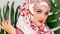 Ashanty dengan penampilan berhijab. Foto: Dok. Instagram/ashanty_ash