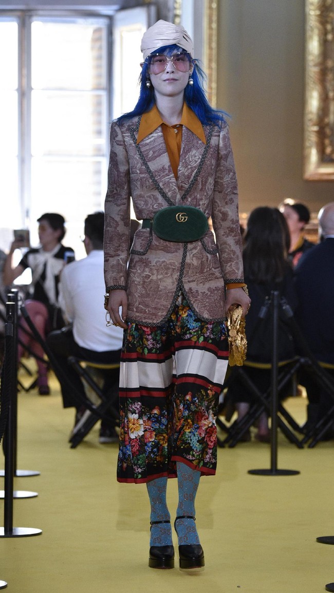 A model walks the runway at the Gucci Cruise 2018 show at Palazzo Pitti on May 29, 2017 in Florence, Italy.  (Photo by Pietro DAprano/Getty Images)