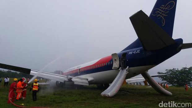 Penampakan Pesawat Sriwijaya Air yang Tergelincir di Manokwari