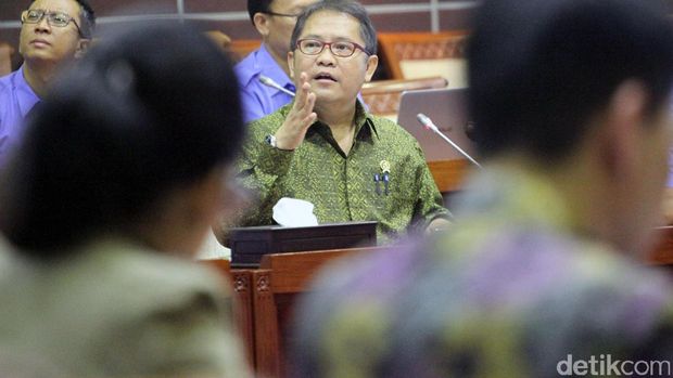 Menkominfo rapat dengan Komisi I DPR