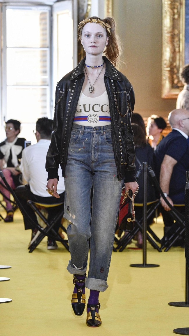 A model walks the runway at the Gucci Cruise 2018 show at Palazzo Pitti on May 29, 2017 in Florence, Italy.  (Photo by Pietro DAprano/Getty Images)
