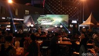 Festival kuliner ini buka setiap hari Senin - Kamis pukul 16.00 - 22.00 WIB, Jumat - Sabtu pukul 15.00 - 23.00 WIB, Minggu pukul 15.00 - 22.00 WIB.