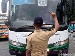 Menhub Diberondong Pertanyaan Soal Kelayakan Bus untuk Mudik