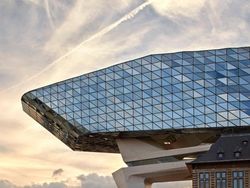 Ini Karya Arsitek Wanita Zaha Hadid yang Bikin Terpana