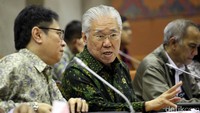 Menteri Perdagangan Enggartiasto Lukita saat memaparkan masalah RUU Marrakesh saat raker bersama Komisi VI DPR di Kompleks Parlemen, Senayan, Jakarta, Rabu (31/5/2017).