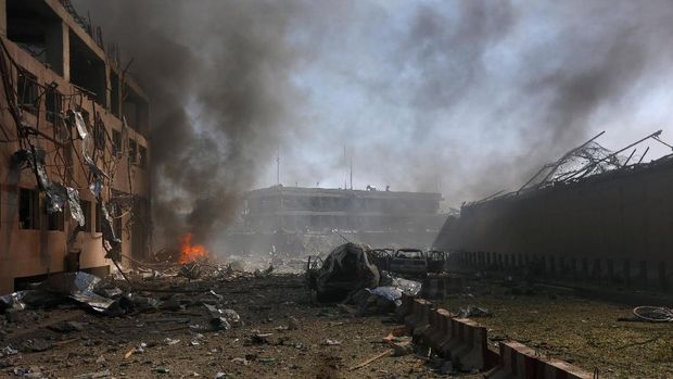 Dampak ledakan bom mobil di Kabul