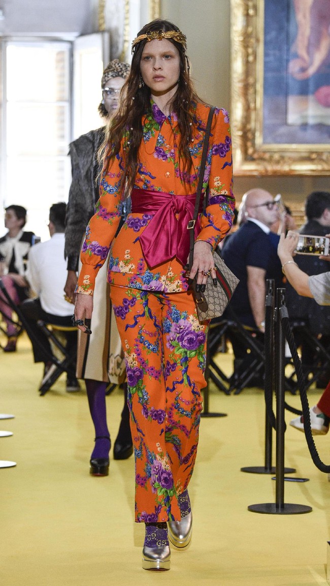 A model walks the runway at the Gucci Cruise 2018 show at Palazzo Pitti on May 29, 2017 in Florence, Italy.  (Photo by Pietro DAprano/Getty Images)