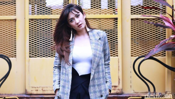 Comeback! Nafa Urbach Rilis Single Melepasmu Kelemahanku Comeback! Nafa Urbach Rilis Single Melepasmu Kelemahanku