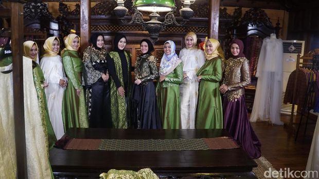 Foto: Cantiknya 10 Finalis Sunsilk Hijab Hunt Coba Baju 2 Desainer Hijab