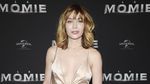 Tom Cruise Dikelilingi Wanita Cantik di Premiere The Mummy