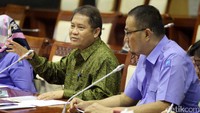 Rudi kemudian menjelaskan soal pesan yang dikirimkan setiap operator seluler ke masyarakat terkait cara pencegahan ransomware.