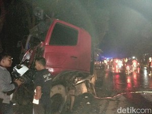 Kontainer Tabrak Tangki Gas CO2, Pantura Situbondo Sempat Ditutup