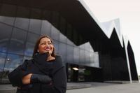 Zaha Hadid saat mengunjungi  Riverside Museum, Glasgow