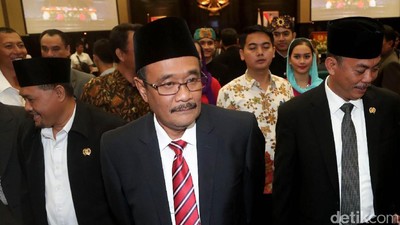Sidang Paripurna DPRD DKI Umumkan Pemberhentian Ahok
