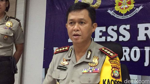 Kapolres Jakarta Selatan Kombes Iwan Kurniawan menggelar jumpa pers.